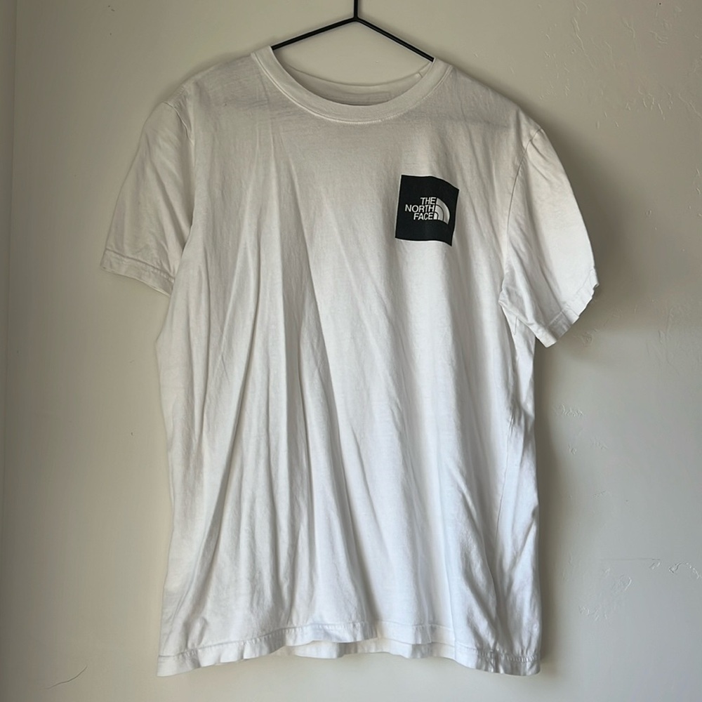 THE NORTH FACE WHITE TEE